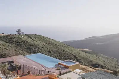 Image de Malibu Oceanview Villa — Incredible Views + Pool — Sleeps 12