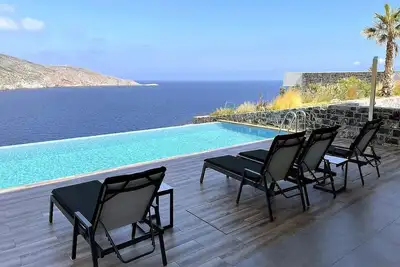 Image de Seafront 5 bedroom villa
