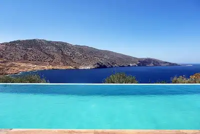 Image de Seafront 5 bedroom villa with amazing views