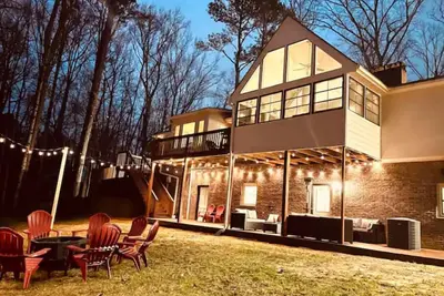 Image de Cozy and charming private home on an acre lot