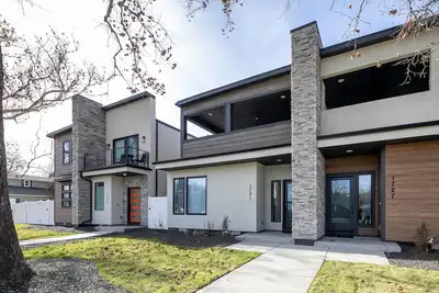 Luxurious Townhome Near Bsu/Downtown!