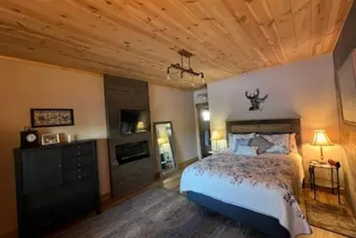 Image de Private cabin on gated 12 acres located close to Deadwood, Sturgis and Lead.