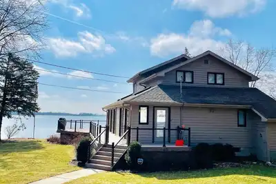 Image de Modern lakefront house, spectacular views and recreation equipment!