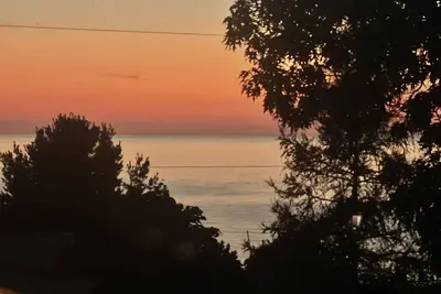 Image de Lake Michigan Views and Big Beach Access!