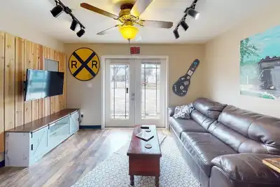 Image de The Hobo Hideaway B: Pet Friendly & Just Off the Neosho Square!