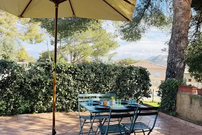 Image de Vacances à Lumio : Appartement 4 Couchages, Terrasse, Parking Privé, à 1km de la Plage