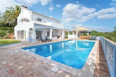 Image de Quiet Spacious Villa | Swimming Pool