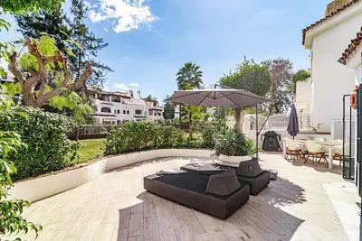 Gc - Spacious flat in Golden beach Marbella