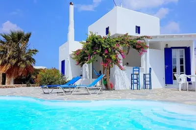 Image de Villa Bougainvillia close to the beach - sleeps 9\ntraditional villa with pool