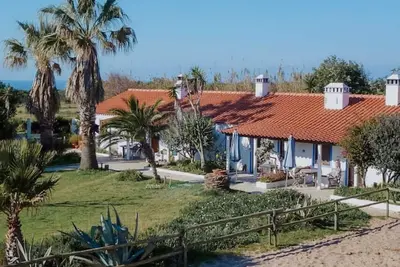 Image de Sweet Cottage on a Horse Farm 200m From the Beach