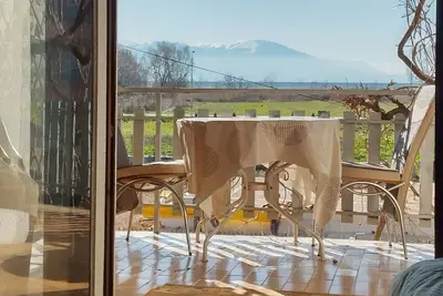 Image de Studio with balcony