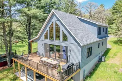 Image de Amazing Flat Lakefront Home with Hot Tub + Fire Pit!