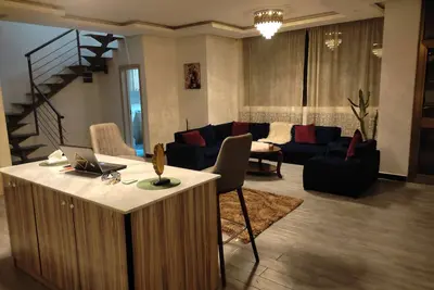 Image de Skline city view with Back mountaine breath 5 min from airport