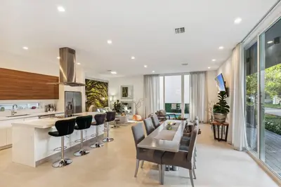 Image de Miami Haven home 3b/3b - heated pool-jacuzzi /outside - inside