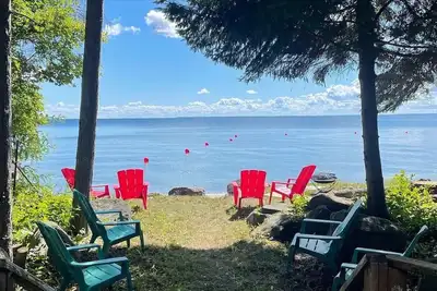 Image de Beach Front Cottage on Beautiful Lake Simcoe