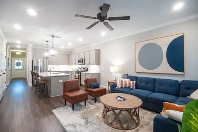 Image de New Townhouse w/ Game Room & Nintendo 64 - Right Off 280