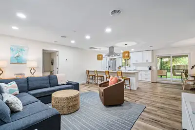 Image de New Modern Coastal Home in Heart of Tequesta, Fl