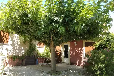 Image de Chaleureuse maison de famille dans le Luberon pour des séjours en toutes saisons