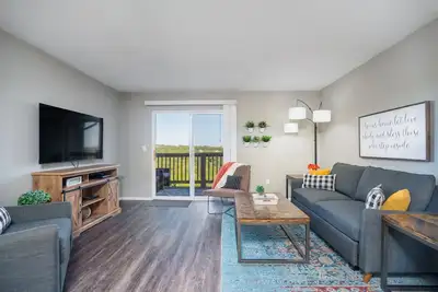 Image de 3br Mountain View Condo | Deck | Sleeps 11