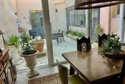 Image de Maison familiale avec grande salle de jeu, à proximité de la mer