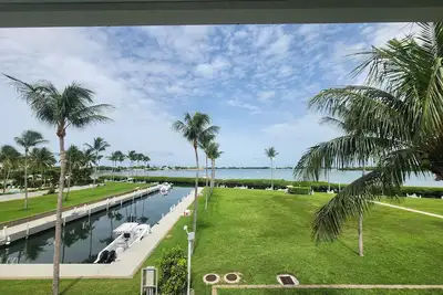 Image de Gorgeous townhouse at Indigo Reef w. Pool & dock