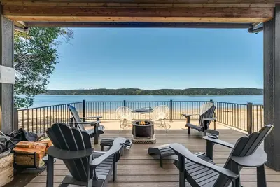 Image de Luxury canal beachfront home w/ kayaks, private beach w/ shellfish, hot tub, Ac