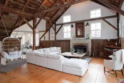 Image de An Exquisite 18th-century Sagaponack Barn