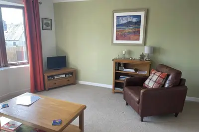 Image de Centrally located, modern & comfortable apartment with parking.