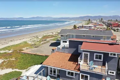 Image de Elegant Beachfront Family Oasis