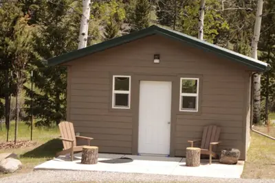 Image de Cabin Fever Village.
