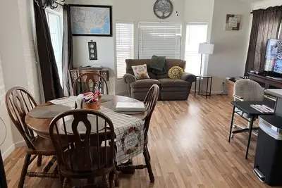 Image de Desert Home Place: Yuma Foothills Home sleeps 4, Pool & View, in Quiet area.