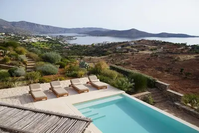 Image de Villa King with a heated pool