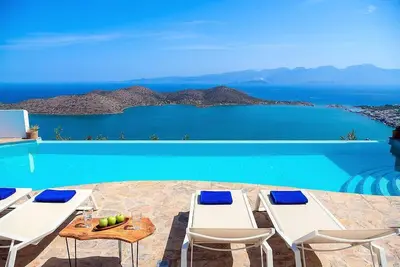 Image de Villa Orea Cycladic style with infinity heated pool