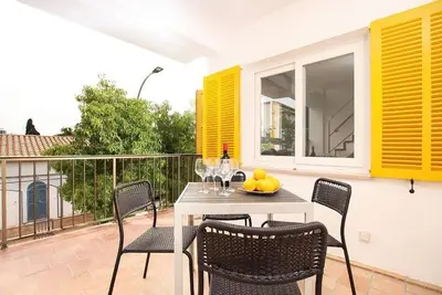 Image de Contemporary First Floor Apartment with 2 Terraces in Port de Pollenca, just 40m from the Beach!