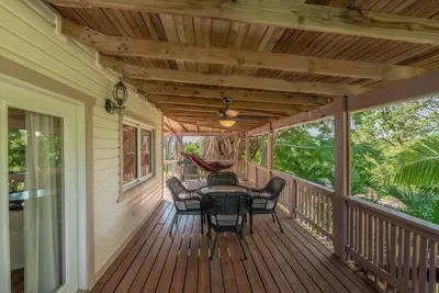 Image de Exclusive Full House near Beaches & Downtown