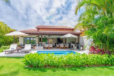 Image de Villa Frida in Las Palmas by Mita Residential. Golf View, Pool, Bbq