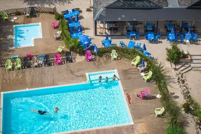 Image de Vacances à la ferme | Mobil-home + Tv | Camping 4*