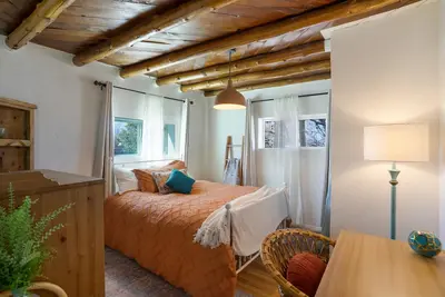 Image de Hacienda Escondida- Modern Southwest Relaxation