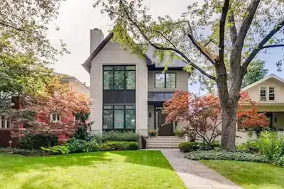 Image de Luxurious, custom built single family home near Wrigley