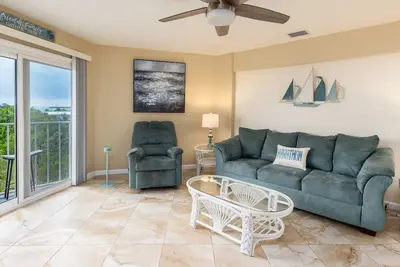 Image de Lush Views from Cozy Top Floor - Ocean Pointe 1415