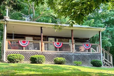 Image de Rustic Log Cabin near Wolf Creek Marina at Lake Cumberland! Perfect Getaway!