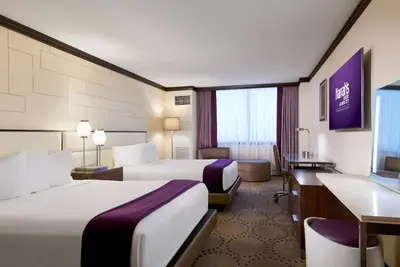 Image de Room with Two Beds at a 4⭐️ Hotel