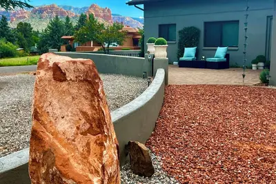 Image de Sedona Gem! Perfect Yard for Easter Egg Hunts! Barrel Sauna after Sedona Hiking!