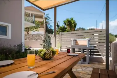 Image de 3 bedrooms with stunning mountain views & private pool. 10 minutes from beaches