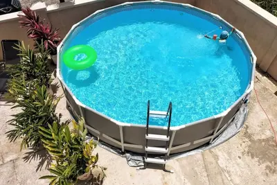 Image de Pool, modern 2 beds, south coast, 5min beach, Ac