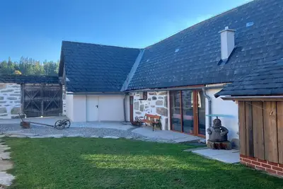 Image de Traditional square farm In a quiet, natural location with a great atmosphere!