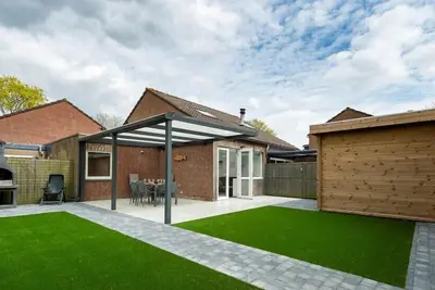 Image de De Tong 36 Luxurious familyhome near beach