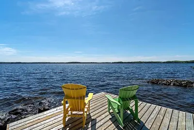 Image de Stunning View - Lake Muskoka 4 Bdrm cottage