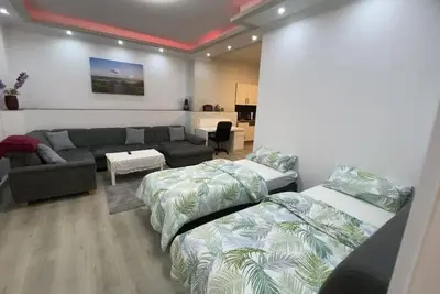 Image de Schöne Wohnung 72qm, Nähe Stadt- & Schulzentrum, 8 km von der Tschechei Entfernt