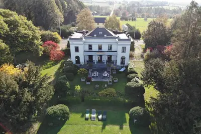 Image de Maison de vacances Couvin pour 1 - 8 personnes avec 4 chambres à coucher - Maison de vacances
